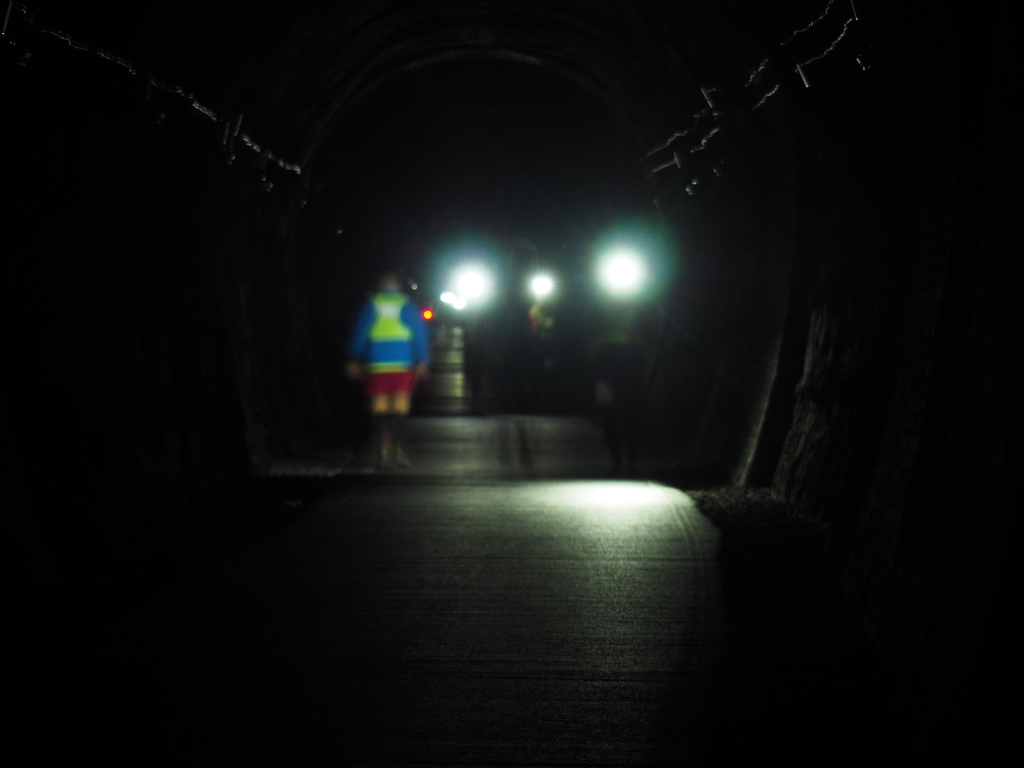 P3070473 ultra runner in the tunnel ultra marathon